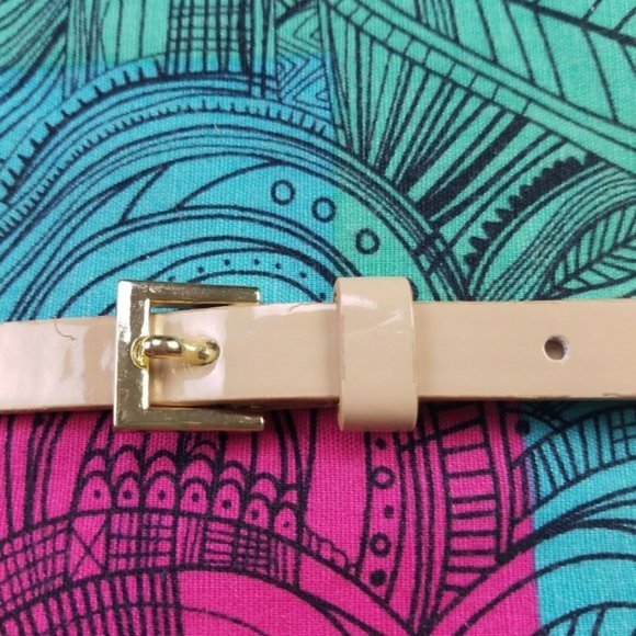 Beige Skinny Belt Gold Buckle Cream Tan Faux Patent Leather Shiny Basic Neutral - Picture 4 of 4